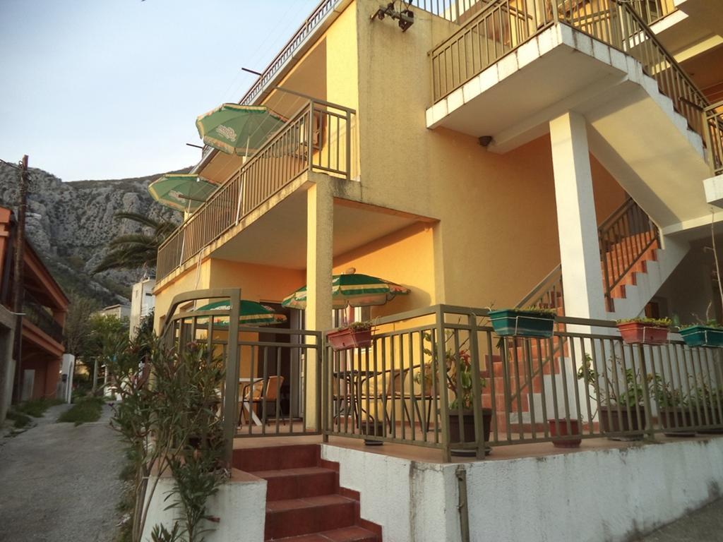 Vito Apartments Sutomore Exterior photo